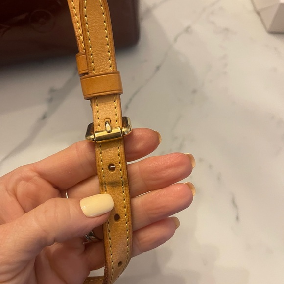 ****SOLD******Louis Vuitton Amarante Vernis Brea MM - Picture 7 of 7